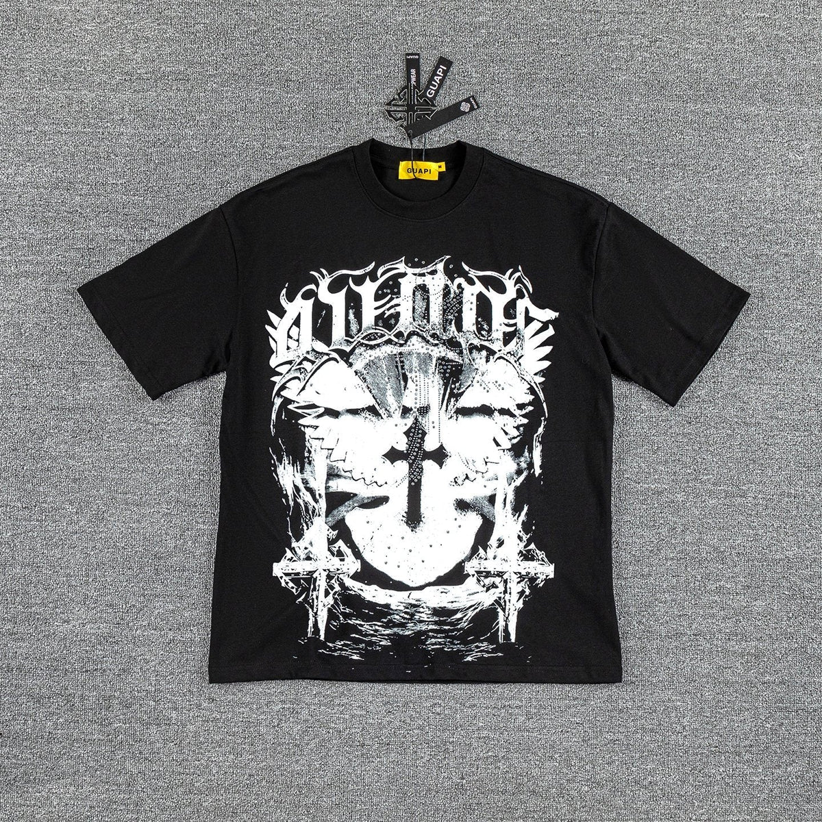 GUAPI Distressed Graphic T-Shirt